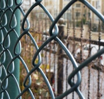 שערים וגדרות להבטחת מעברים בטוחים